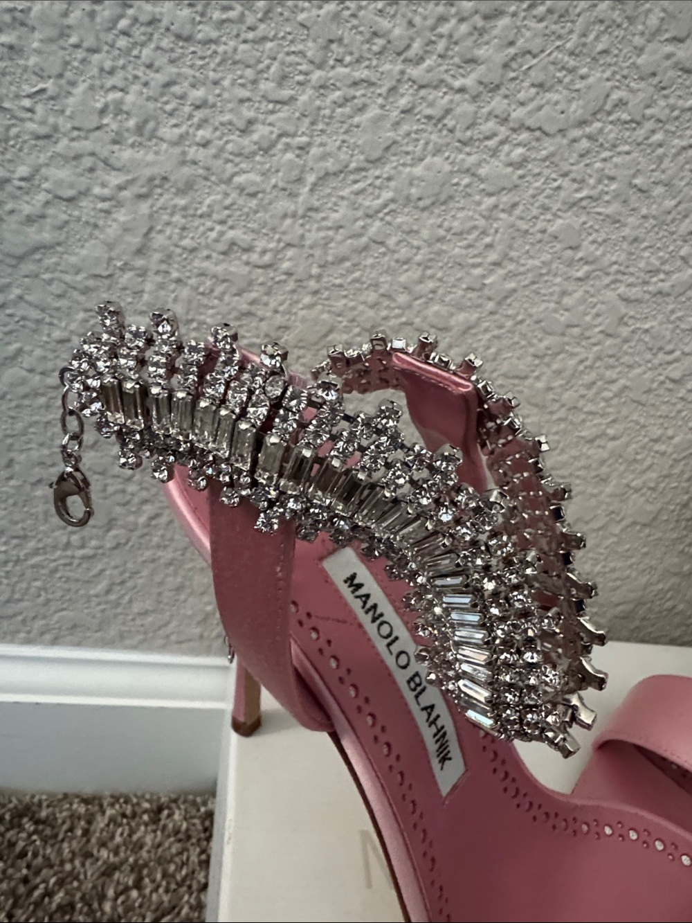 NIB Manolo Blahnik Parinasan Satin Heels 105 mm Size 38.5 Pink w/Crystal Strap - Picture 4 of 7